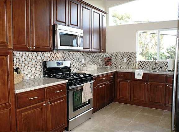 3rd image of 154 N Westwind Dr