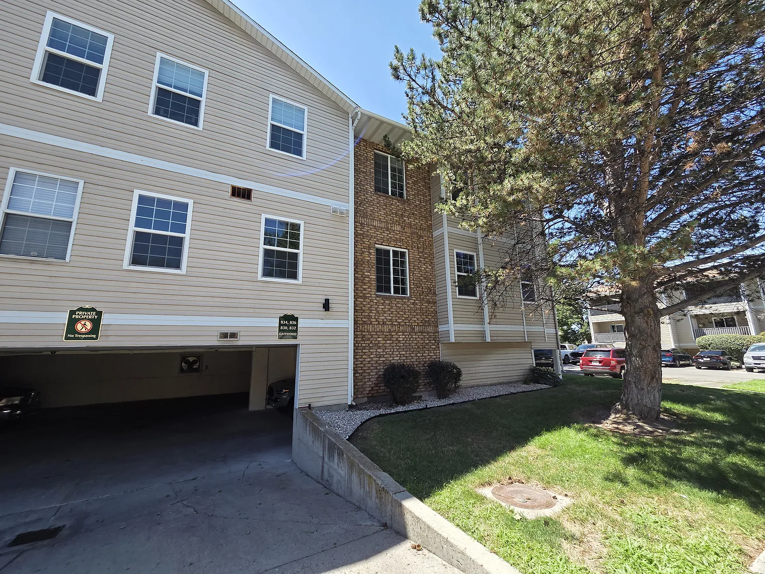 2 bed, 912 sqft, $1,550 — Photo 3