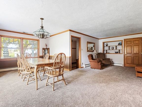 4th image of 984 E Lake Crest Ave