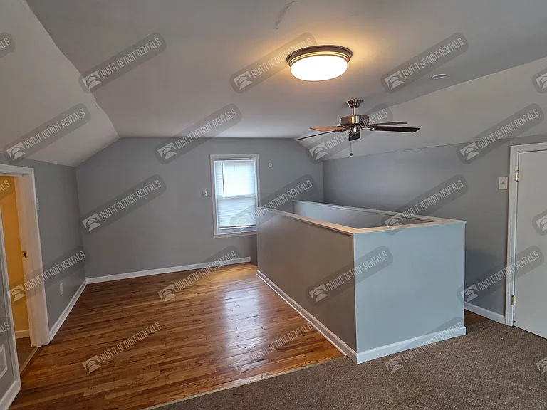 20252 Roscommon St — Photo 17