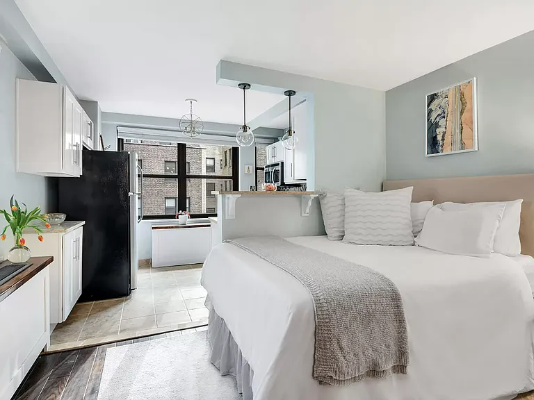 305 E 40th St #11X — Photo 3
