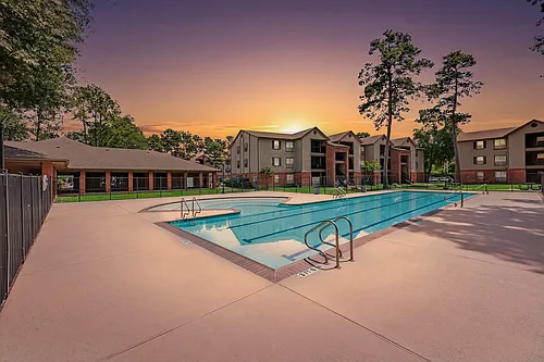 The Retreat at Spring Apartments Photo 1