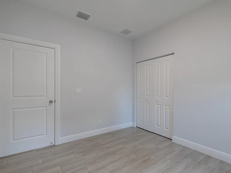 2240 84th Ct — Photo 12