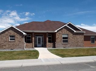 671 Cedarwood Dr, Powell, WY 82435
