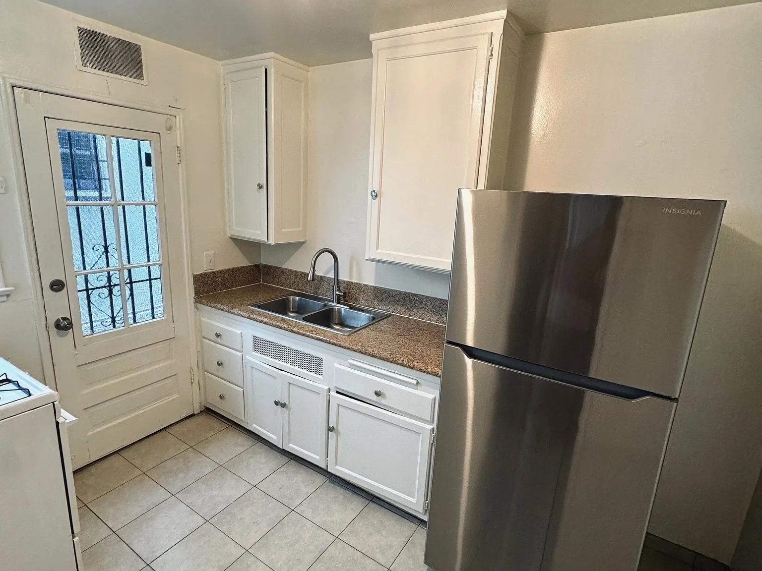 1213 E Ocean Blvd — Photo 2