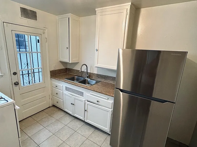 1213 E Ocean Blvd #5 — Photo 2
