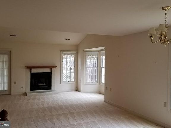 4th image of 11411 Sarasota Ct