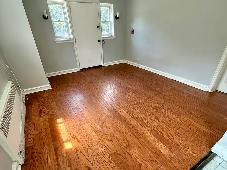 2 E McPherson St #1 — Photo 3