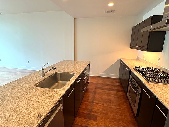 5th image of 210 Lee Barton Dr Unit 514