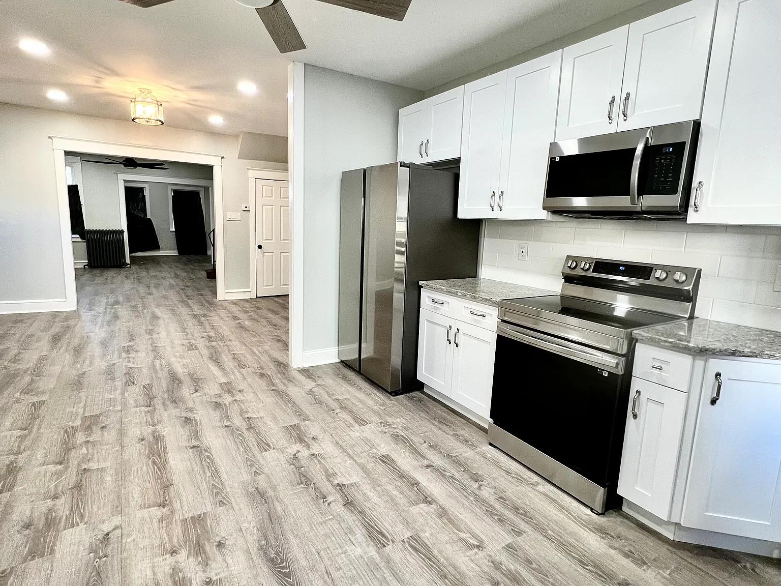 3 bed, 1154 sqft, $2,100 — Photo 3