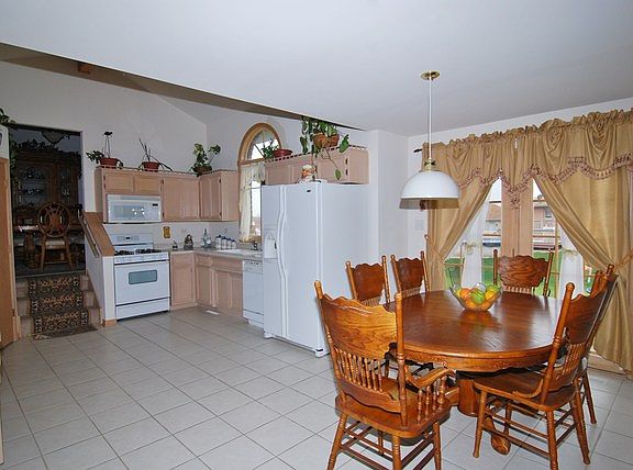 5th image of 19306 S Westfield Ave