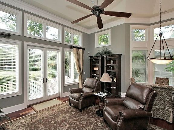 2nd image of 13 Oak Ct