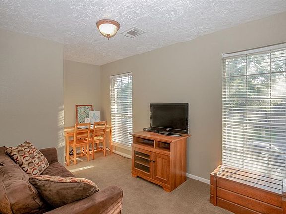 5th image of 14647 Saint Cloud Dr