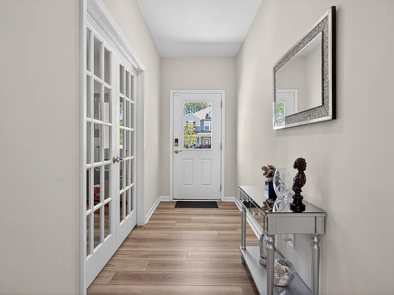 676 Winesap Dr — Photo 4