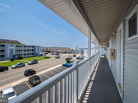 5th image of 508 Robin Dr Unit 44