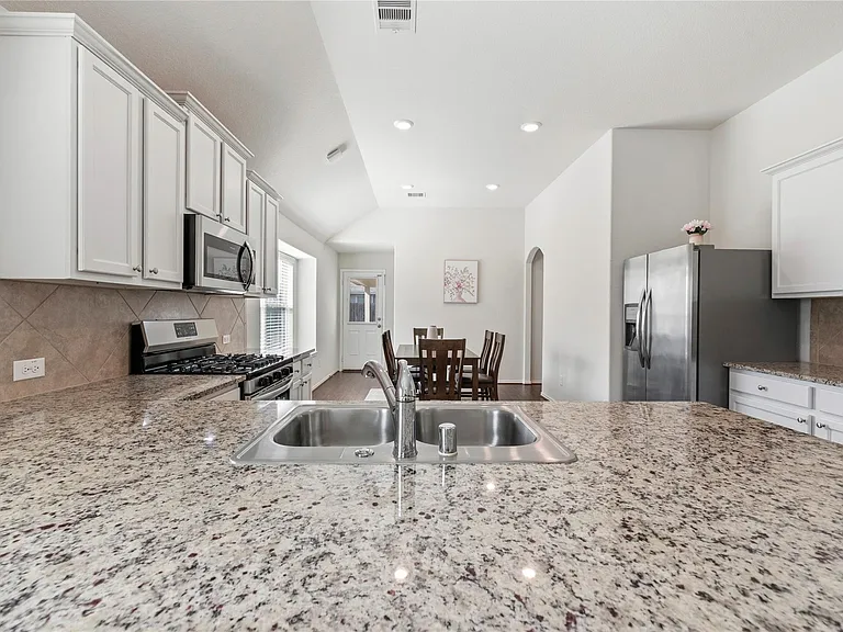 26006 Windy Prairie Ct — Photo 14