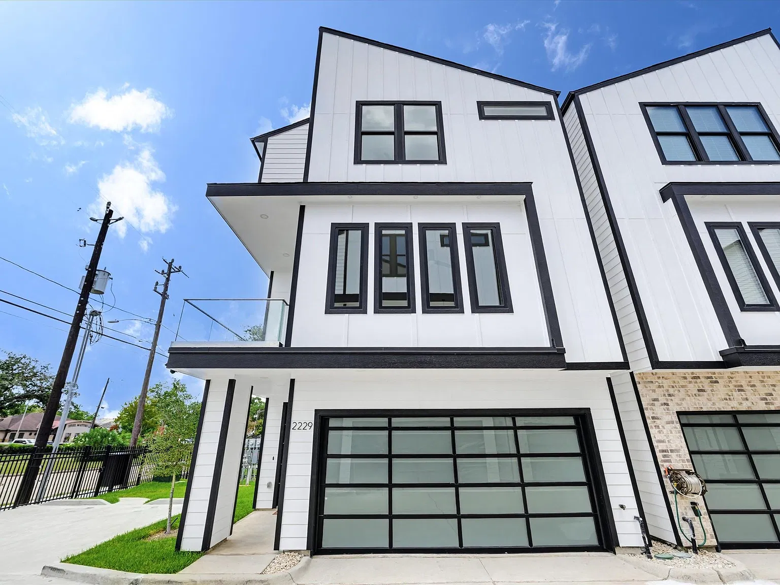 3 bed, 3.5 bath, 2270 sqft, $3,159 — Photo 1