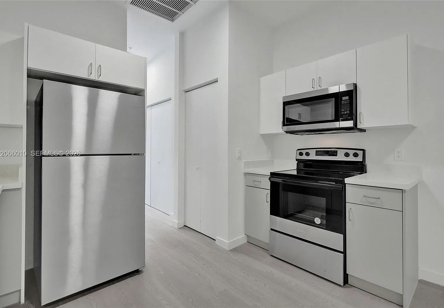 Lawrence Estates Land Cos — Photo 1