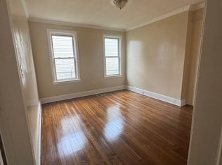 49 Dover St #1R, Bridgeport, CT 06610