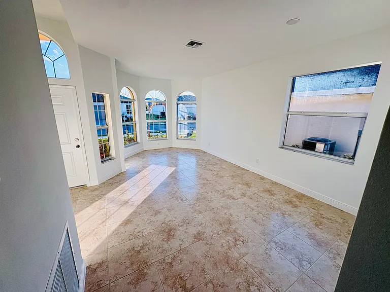 314 Silver Sands Ln — Photo 2