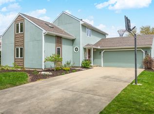 1311 Dianne Dr, Bloomington, IL 61704