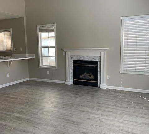 2nd image of 25581 Prospect Ave