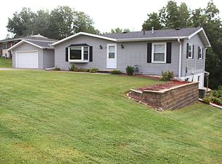 11 S Johnson St, Andrew, IA 52030