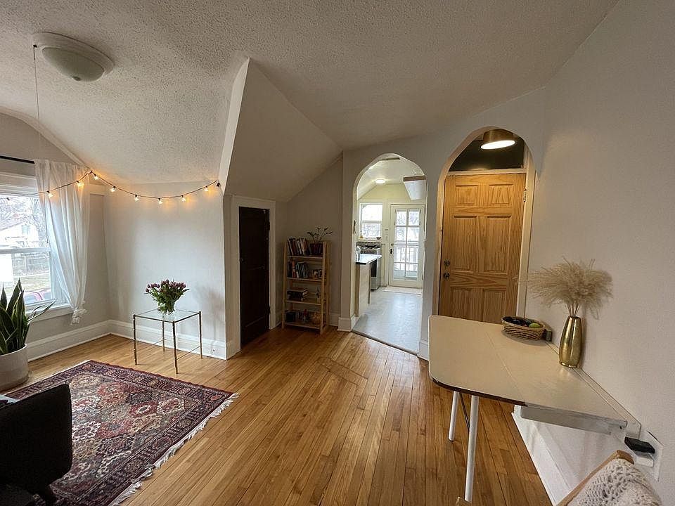 1st image of 3501 31st Ave S #2