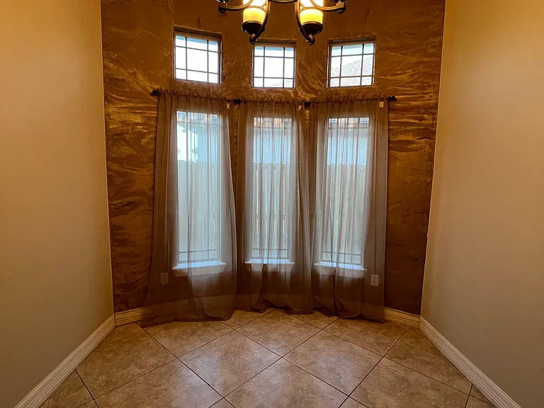 2100 Rice Ave — Photo 7
