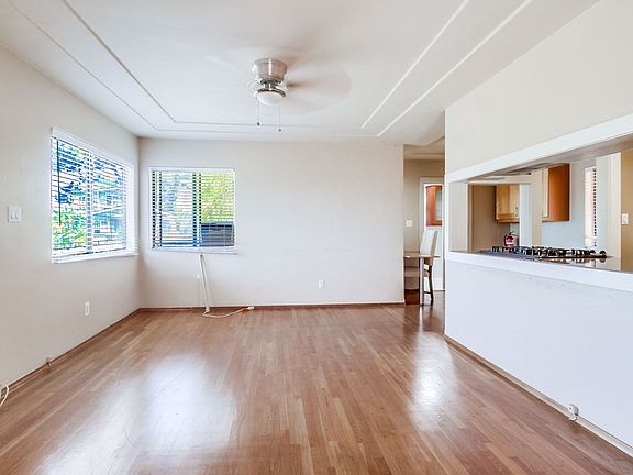 2nd image of 4465 Arch St