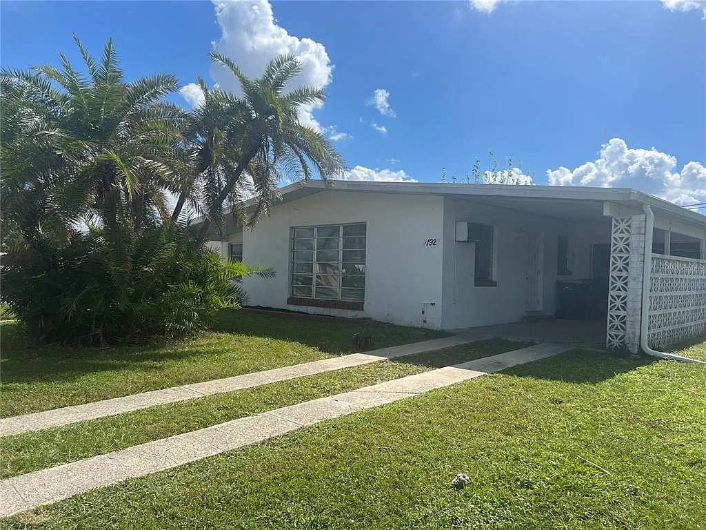 3 bed, 1.0 bath, 897 sqft, $1,375 — Photo 3
