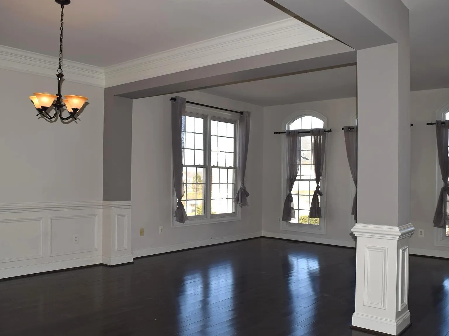 3 bed, 2040 sqft, $3,450 — Photo 3