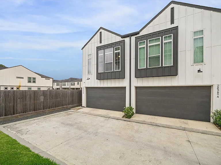 2625 Paul Quinn St #B — Photo 25