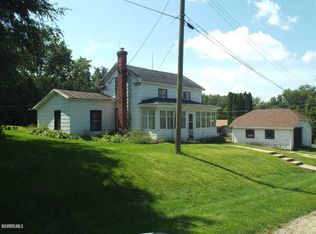 215 Emelyne St, Warren, IL 61087