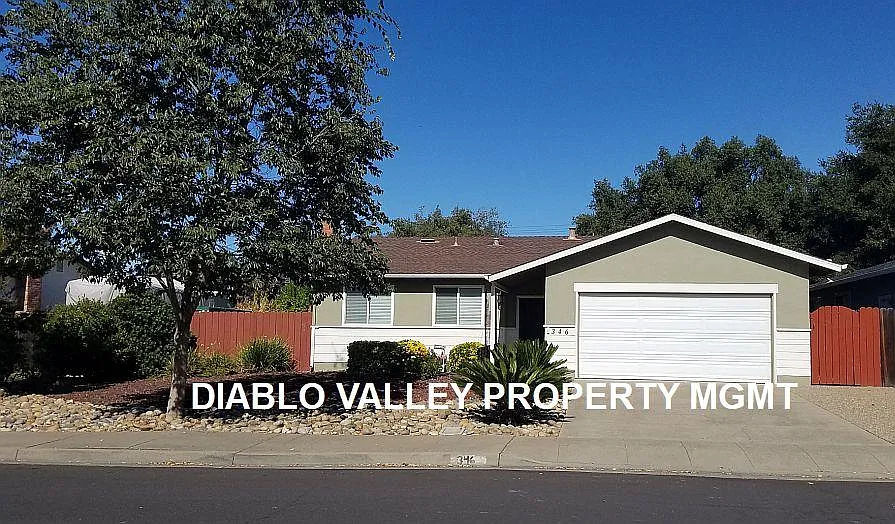 346 Robert Way photo 1