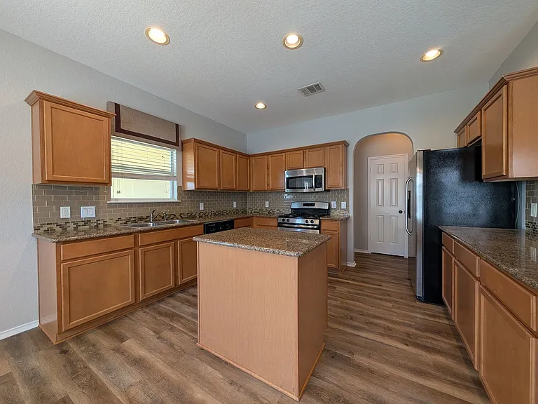 2937 Post Oak Cir — Photo 15