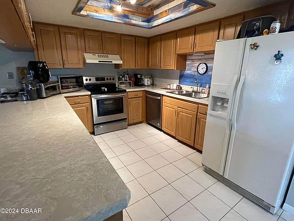 4th image of 1415 Portobello Dr
