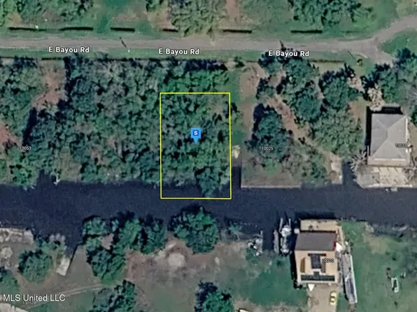 10035 E Bayou Rd, Bay Saint Louis, MS 39520