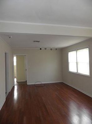 3rd image of 105 Hathaway Pl