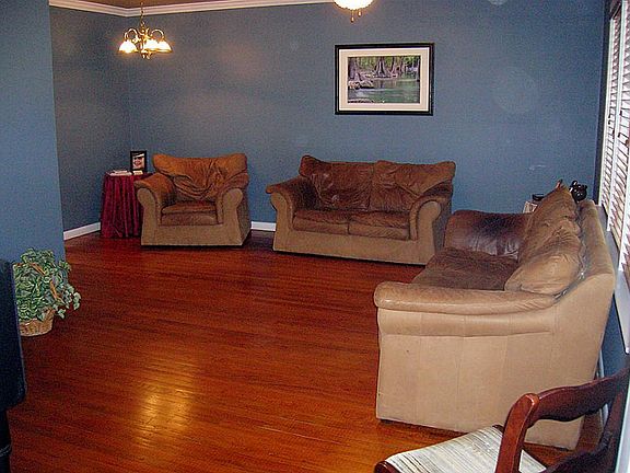 Enjoy this "feels good" room!