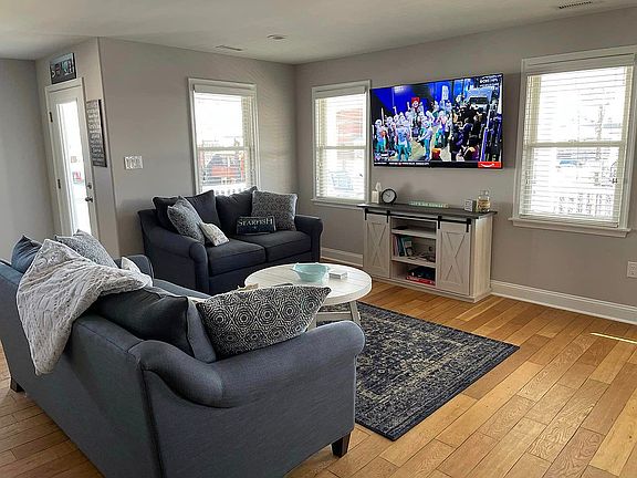 5th image of 1202 Ocean Ave #B