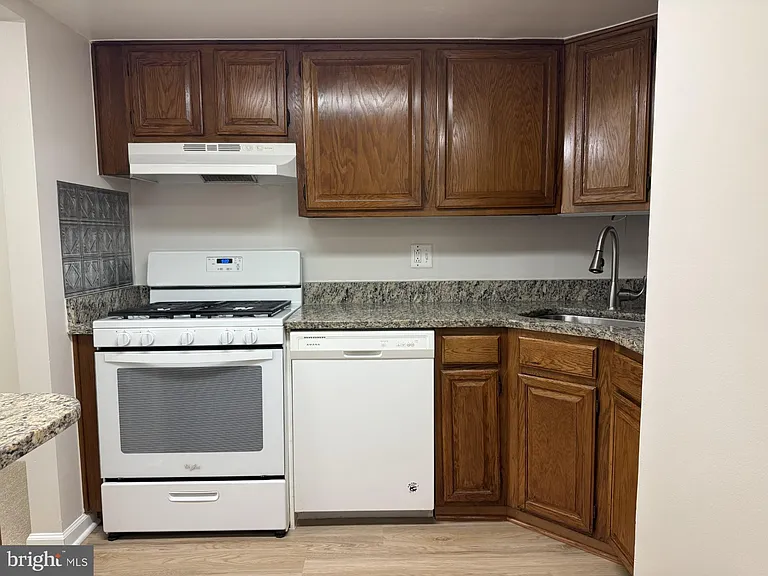 1520 Northgate Sq #11B — Photo 8