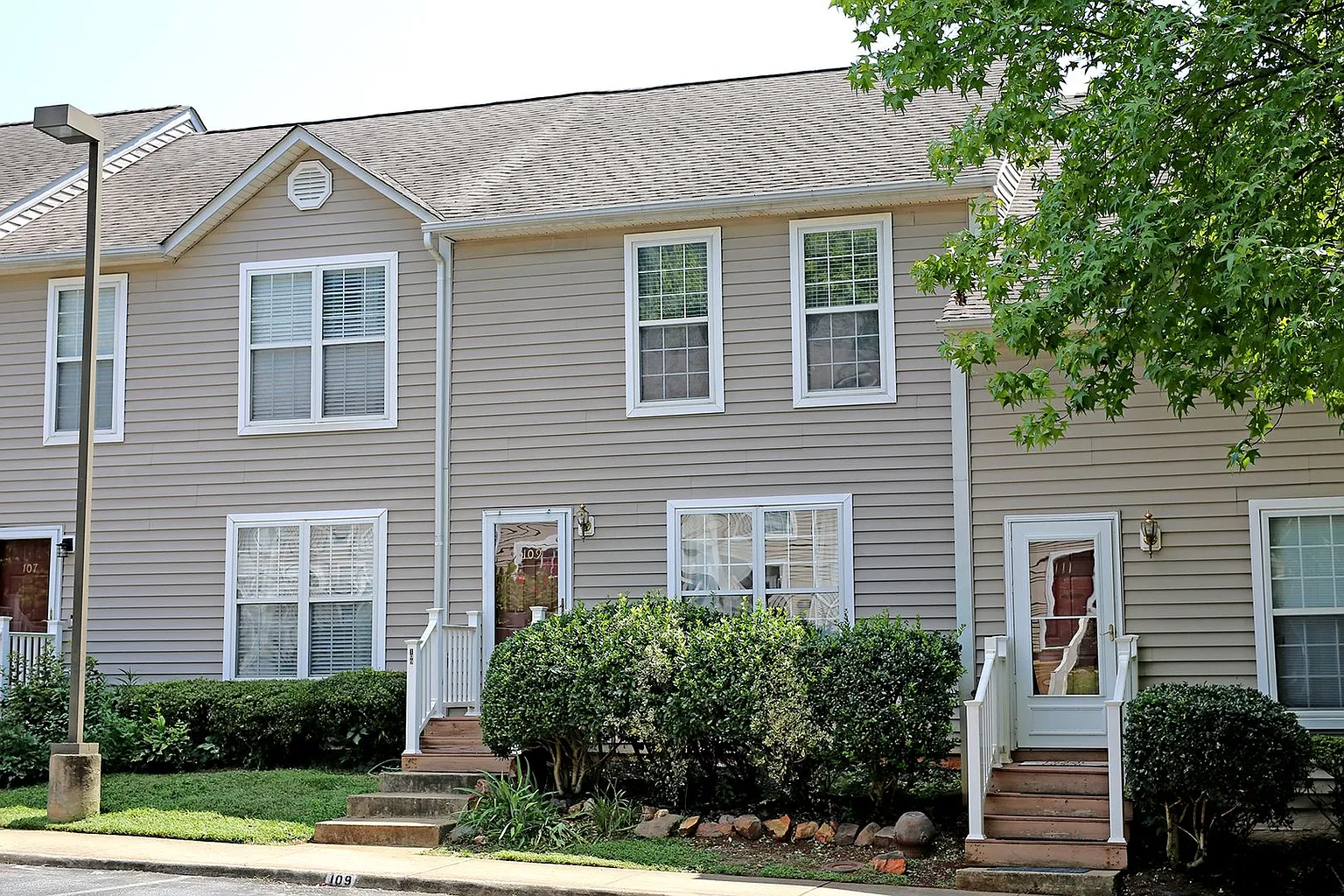 109 Danbury Ct photo 1