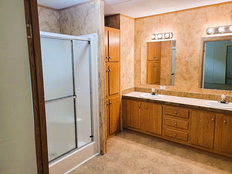 54 Cannon Dr — Photo 16