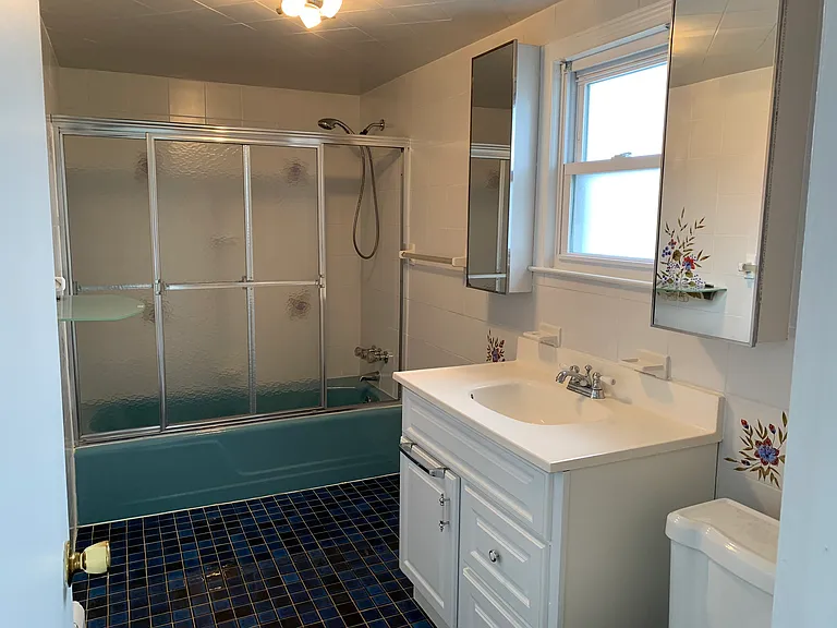 24 Hall Ave — Photo 22