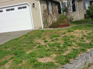 109 Freedom Cir, Grants Pass, OR 97527