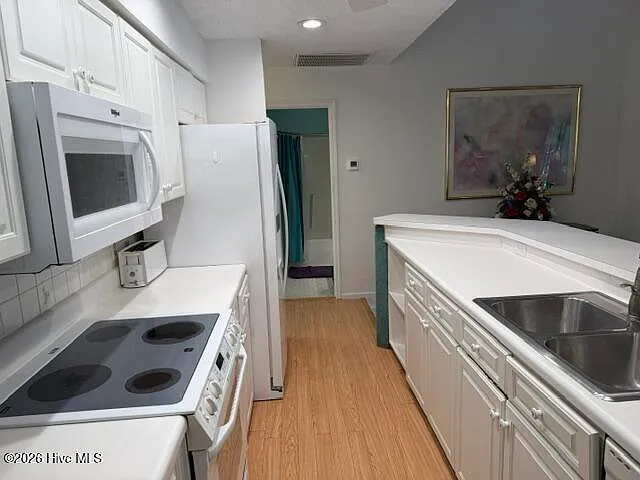 212 Kings Trl #D — Photo 5