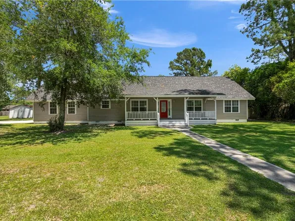 212 Bacon St, Jesup, GA 31545