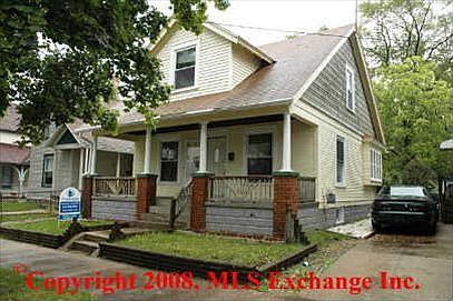 1st image of 906 Tamarack Ave NW