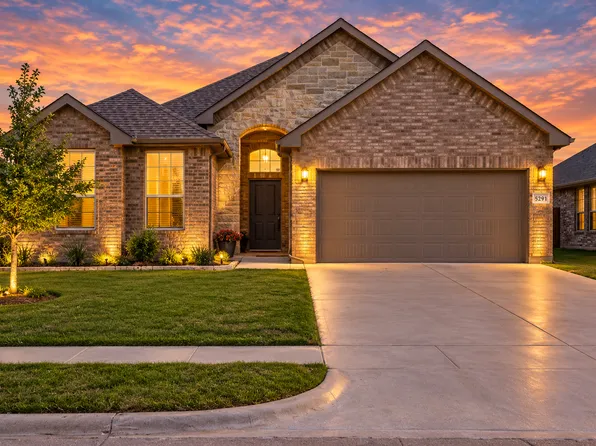 5291 Crystal Lake Ave, Krum, TX 76249